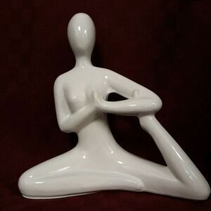 BRAND NEW YOGA POSE SCULPTURE  GLOSSY WHITE PORCELAIN CERAMIC 9" x 4" x 8.5"